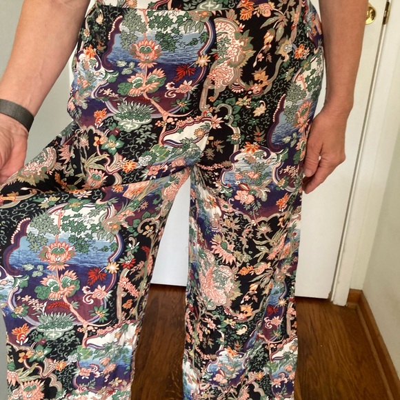 Floral print flare leg pants - Picture 8 of 10